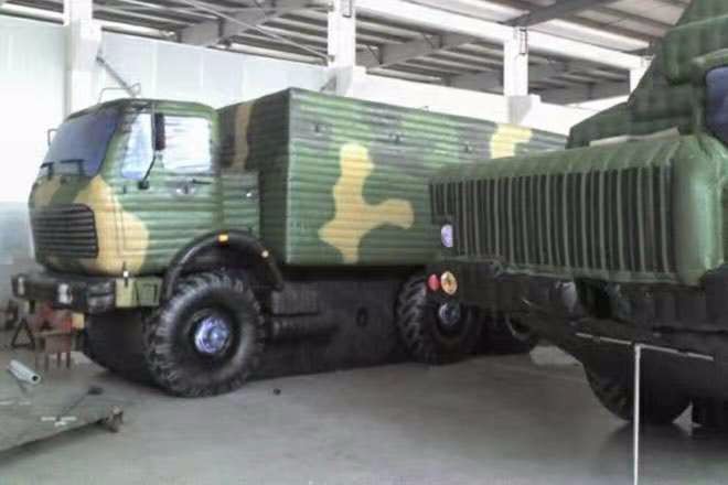 松山大型军事车
